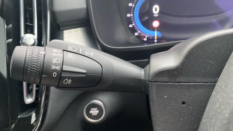 Volvo XC40 2.0 B3P Plus Dark 5dr Auto Petrol Estate